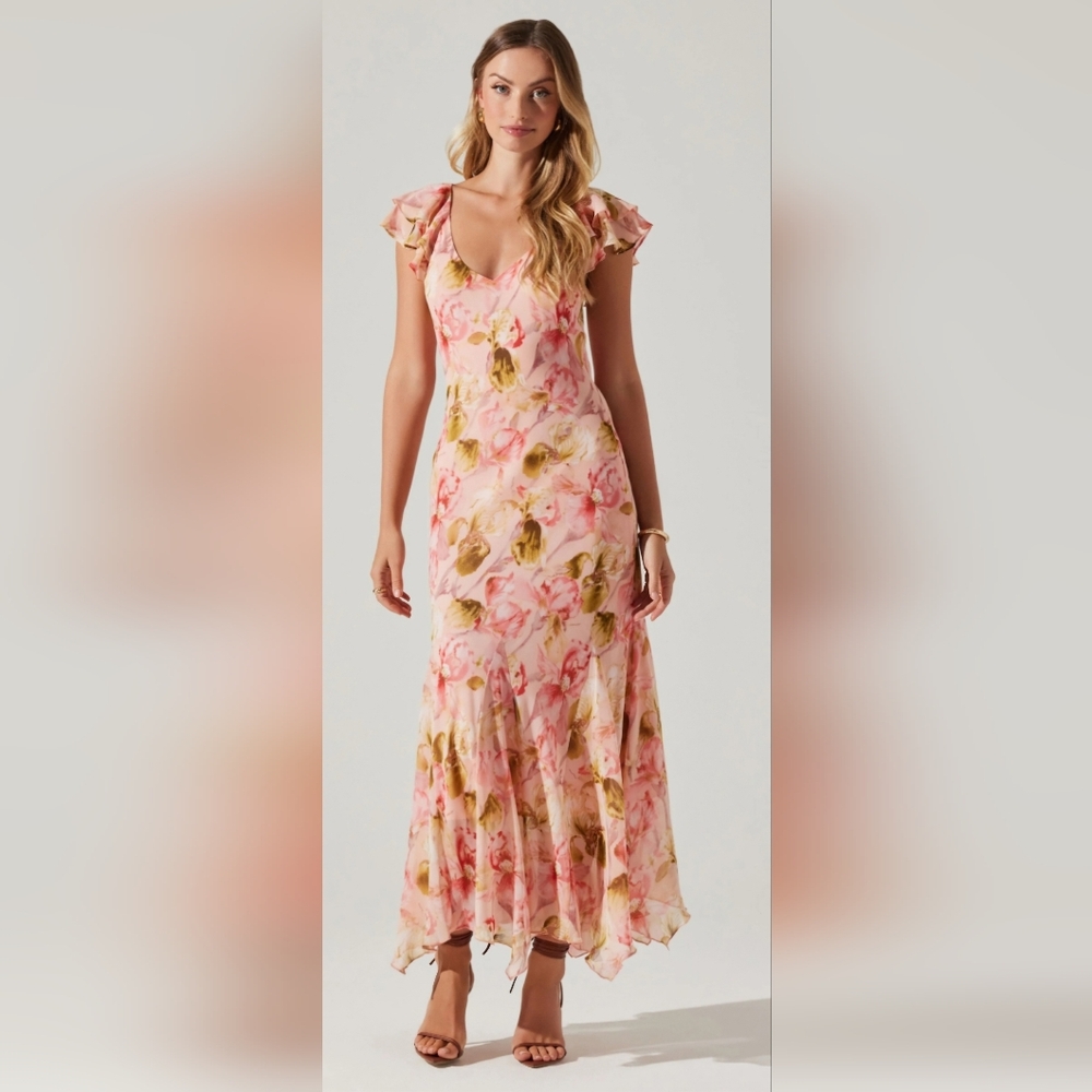 Floral dress Astr the label: WISTERIA FLUTTER SLEEVE MAXI DRESS NWT
